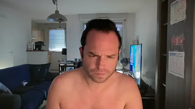 Funnyjul31 online show from November 22, 2025, 12:59 pm