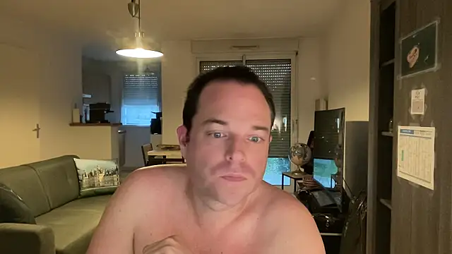 Funnyjul31 online show from February 4, 2026, 4:57 pm