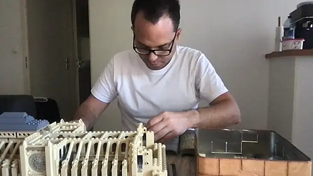 Funnyjul31 online show from April 5, 2026, 11:51 am