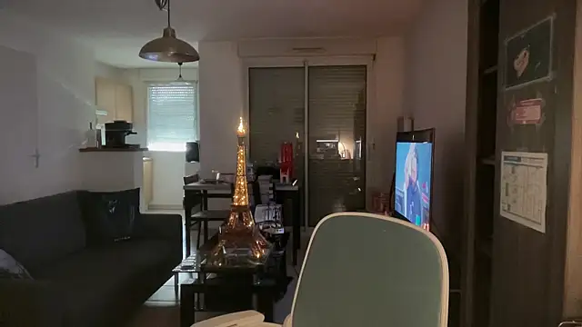 Funnyjul31 online show from April 9, 2026, 4:45 pm