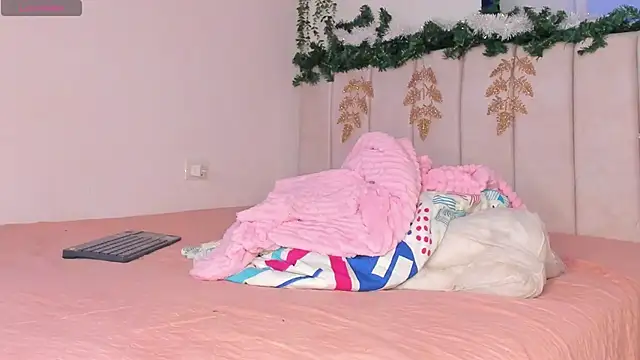 alice guzman1 online show from November 18, 2025, 9:08 pm