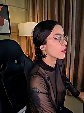 nina  dixon online show from September 16, 2025, 12:11 am