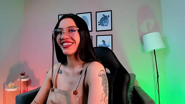 nina  dixon online show from October 1, 2025, 8:26 pm