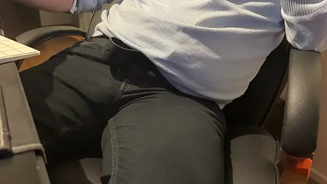 vincent1522 online show from February 3, 2025, 7:21 pm