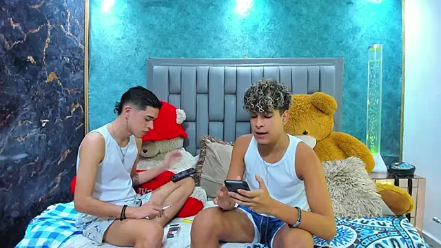 Sexys Hornys Boys online show from February 3, 2025, 10:54 pm