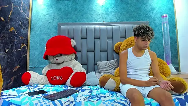 Sexys Hornys Boys online show from February 17, 2025, 11:31 pm