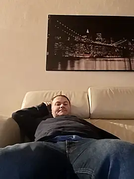 Pourleplasirs online show from February 17, 2025, 1:47 am