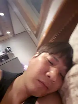 Snapshot of Tyyyggjju chatting on November 24, 2025, 9:36 pm Tyyyggjju online show from November 24, 2025, 9:36 pm