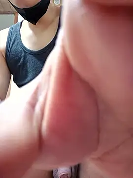 Snapshot of Tyyyggjju chatting on December 19, 2025, 6:26 pm Tyyyggjju online show from December 19, 2025, 6:26 pm