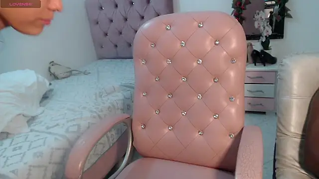 lilo stich69  online show from March 10, 2025, 10:02 pm