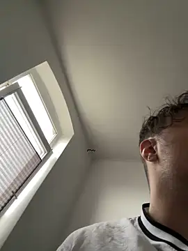 Mo 2003 online show from January 27, 2025, 1:09 pm