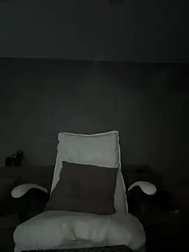 Snapshot of LillySquirtShot chatting on May 5, 2026, 11:24 pm LillySquirtShot online show from May 5, 2026, 11:24 pm