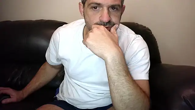 Snapshot of Troyt87 chatting on November 11, 2025, 3:34 pm Troyt87 online show from November 11, 2025, 3:34 pm