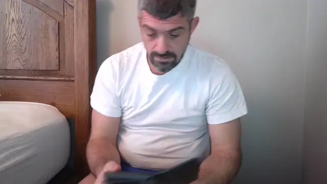 Snapshot of Troyt87 chatting on January 6, 2026, 7:06 pm Troyt87 online show from January 6, 2026, 7:06 pm