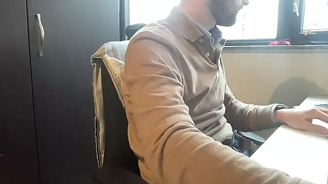 Snapshot of bullyboyy chatting on February 20, 2025, 2:57 pm bullyboyy online show from February 20, 2025, 2:57 pm