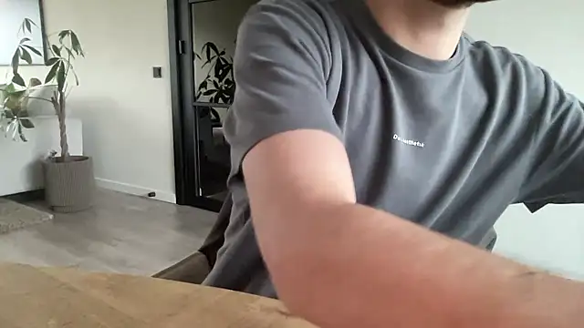 bullyboyy online show from January 18, 2026, 8:51 am