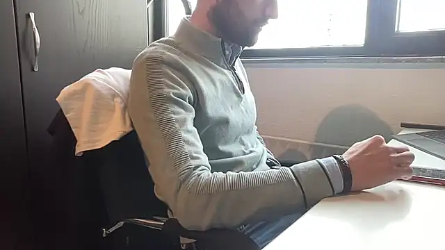 bullyboyy online show from February 9, 2026, 10:41 am