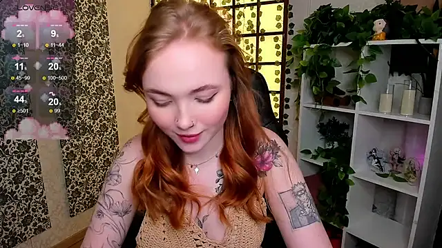 Snapshot of Maya_Light chatting on February 28, 2025, 8:31 am Maya Light online show from February 28, 2025, 8:31 am