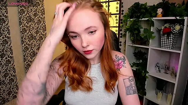Snapshot of Maya_Light chatting on March 1, 2025, 7:41 am Maya Light online show from March 1, 2025, 7:41 am