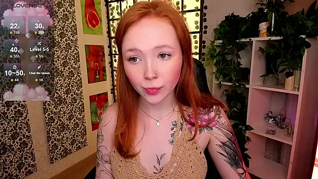 Snapshot of Maya_Light chatting on March 19, 2025, 1:43 am Maya Light online show from March 19, 2025, 1:43 am