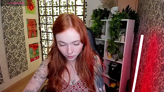 Snapshot of Maya_Light chatting on September 10, 2025, 1:49 am Maya Light online show from September 10, 2025, 1:49 am