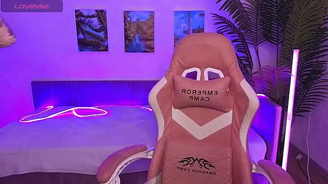 Maya Light online show from October 18, 2025, 8:04 am