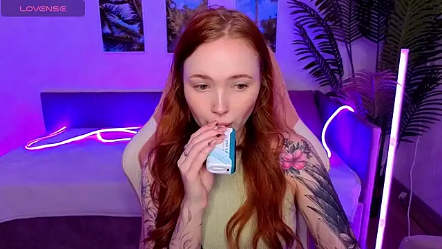 Maya Light online show from October 21, 2025, 2:01 am