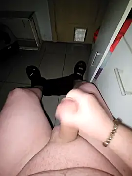 Usame como quieras online show from February 9, 2026, 8:02 pm