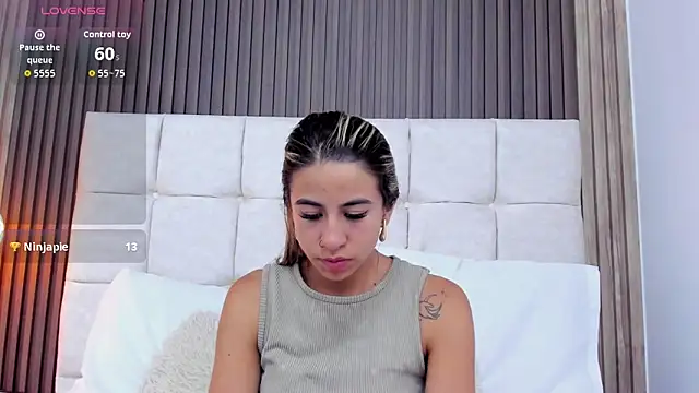 Snapshot of Ariana_greenblat chatting on June 1, 2026, 6:42 pm Ariana greenblat online show from June 1, 2026, 6:42 pm