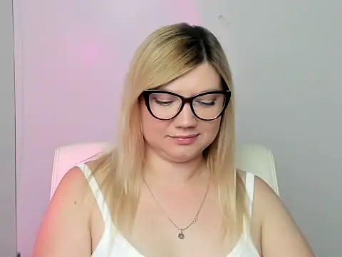Lola moree online show from September 12, 2025, 11:43 am