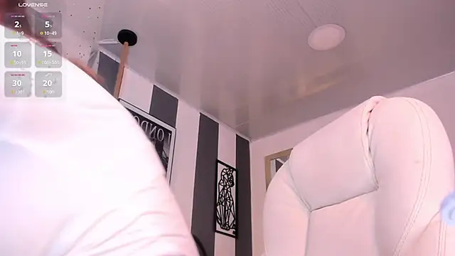 Salome  evans online show from February 18, 2025, 1:33 pm