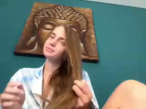 Snapshot of valure_lera chatting on February 24, 2025, 10:36 pm valure lera online show from February 24, 2025, 10:36 pm
