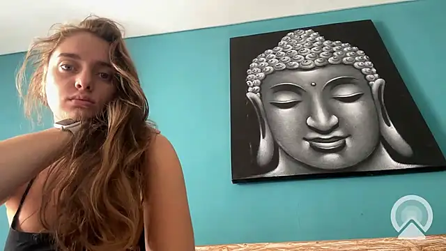Snapshot of valure_lera chatting on March 9, 2025, 2:39 am valure lera online show from March 9, 2025, 2:39 am