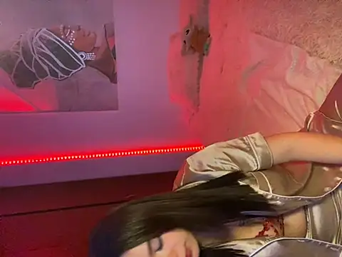 Snapshot of eileensophi chatting on February 6, 2025, 5:57 am eileensophi online show from February 6, 2025, 5:57 am