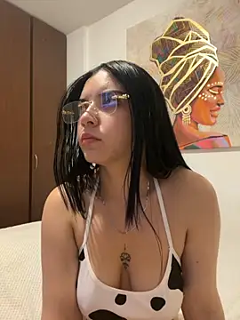 eileensophi online show from October 7, 2025, 3:14 am