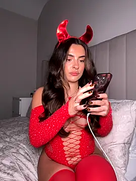 cute carly  online show from October 13, 2025, 2:06 pm