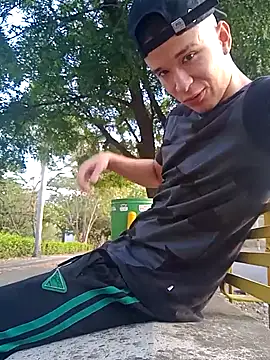 arevalo1124 online show from October 2, 2025, 9:44 pm