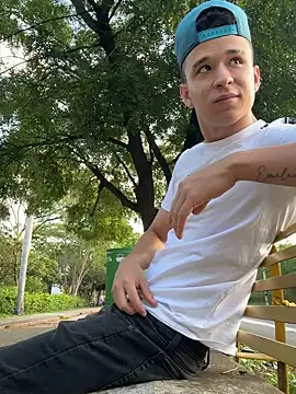 arevalo1124 online show from November 5, 2025, 9:26 pm