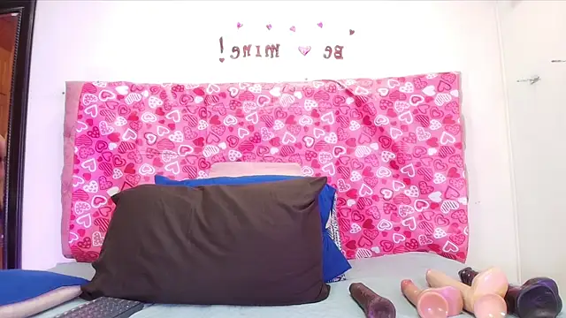 Snapshot of sharlott_miller chatting on February 11, 2025, 11:54 am sharlott miller online show from February 11, 2025, 11:54 am