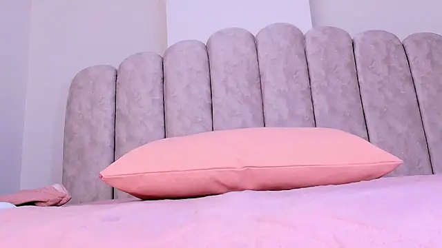 Snapshot of sharlott_miller chatting on January 9, 2026, 12:08 pm sharlott miller online show from January 9, 2026, 12:08 pm