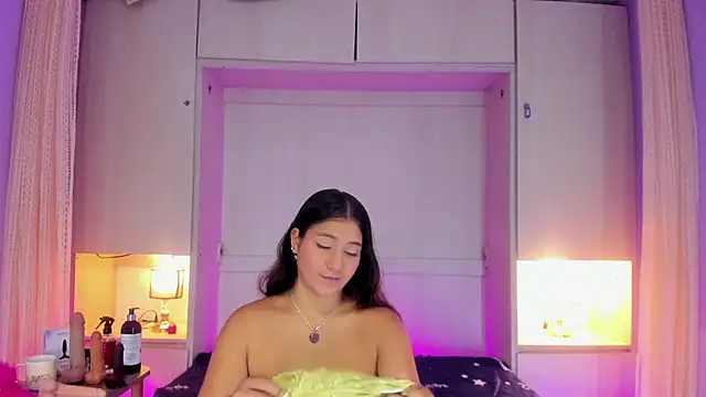 CandyyMaria online show from March 13, 2026, 7:53 pm