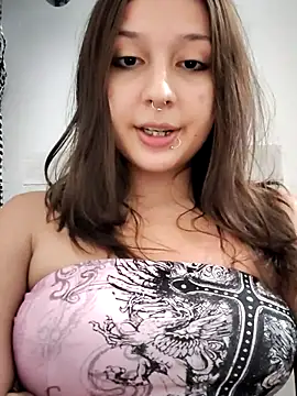 Snapshot of Maiden-Hot chatting on July 11, 2026, 10:55 pm Maiden-Hot online show from July 11, 2026, 10:55 pm