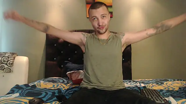 Snapshot of FemToMale chatting on March 7, 2025, 8:33 pm FemToMale online show from March 7, 2025, 8:33 pm