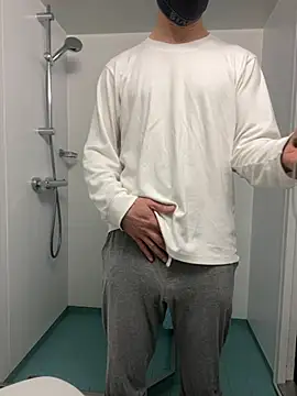 Snapshot of redslave chatting on February 9, 2026, 12:53 pm redslave online show from February 9, 2026, 12:53 pm