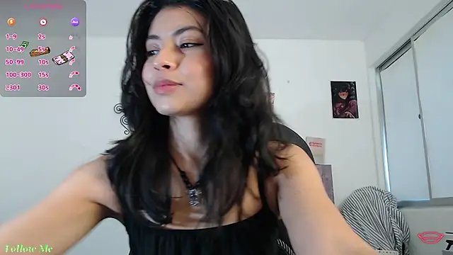 ellajonz online show from June 14, 2026, 9:39 pm