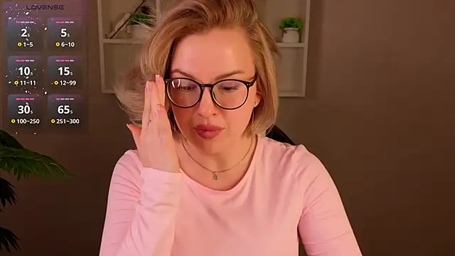 Nikki Kai online show from January 15, 2026, 2:43 pm