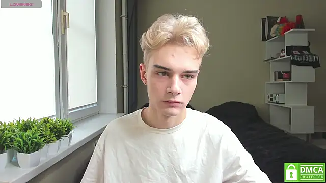 Snapshot of avegothy- chatting on March 10, 2025, 12:48 pm avegothy- online show from March 10, 2025, 12:48 pm