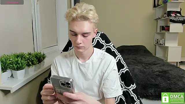 Snapshot of avegothy- chatting on March 18, 2025, 4:15 pm avegothy- online show from March 18, 2025, 4:15 pm