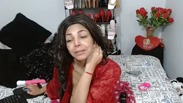 Lunasquirt1985 online show from February 9, 2026, 12:31 pm