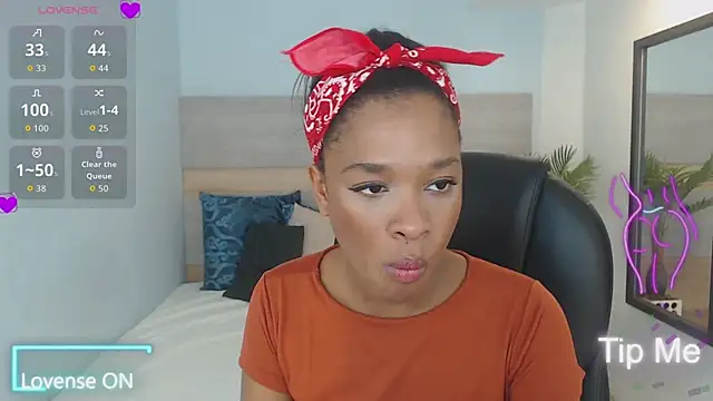 brendathompson  online show from October 21, 2025, 2:12 am